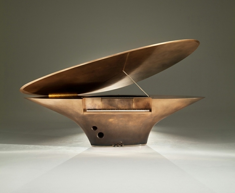Klavírny design od Goldfinch Pianos & amp; Na základe nástroj klavírny dizajn kovová hudba kryt gombíky pedále
