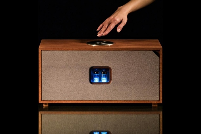 Tubecore Duo sa veľmi ľahko ovláda pomocou tlačidla tubecore duo tlačidlo bluetooth usb hdmi počítač