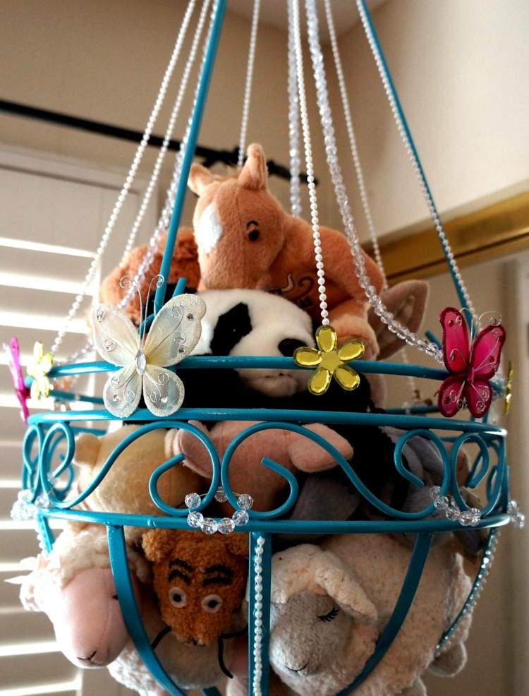 skladovacie-hračky-visiace-košíky-kovové-plyšové-zvieratká-ľahko