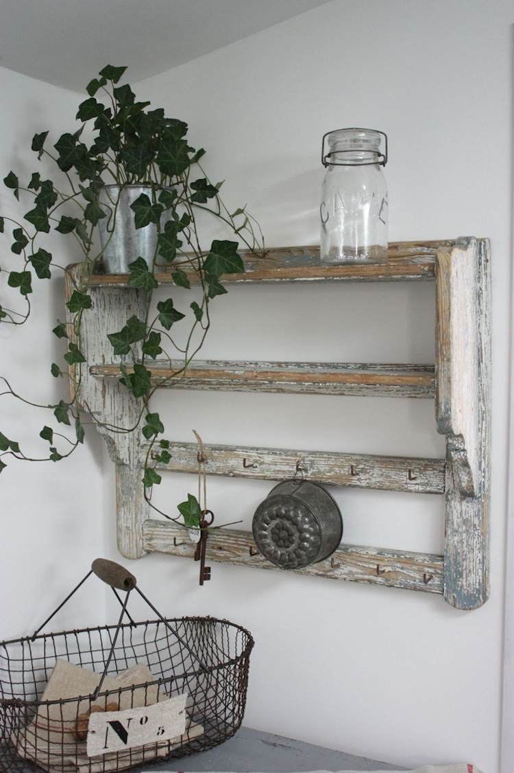 skladovacie koše-deco-vintage-drôt-dekor-police-vločkované-farby