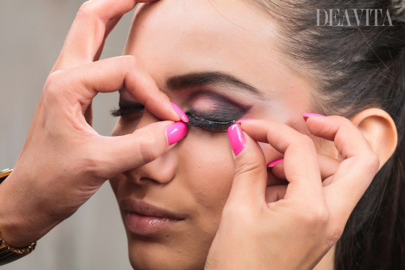 Prilepte umelé mihalnice na prirodzenú líniu rias Tipy na líčenie-lepidlo na umelé mihalnice-silikónové-lepidlo