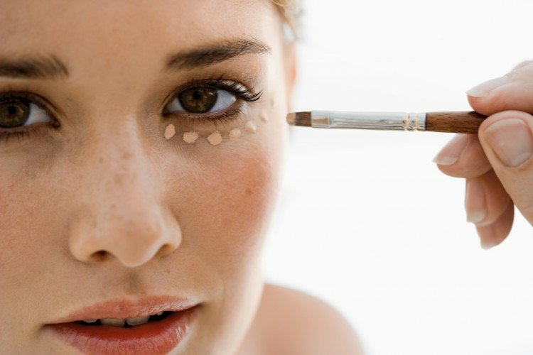 korektor očného make-upu-spodné viečko-zvýraznenie make-upu-štetec-prípravok na farbu pleti