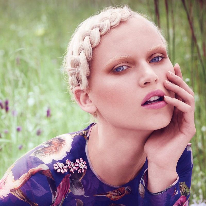 Oči nalíčte očné tiene v medenej farbe Líčenie očí-prírodné-nanášanie očných tieňov-bronz