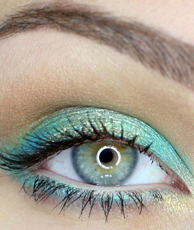 Make up eyes zeleno modrá farba modrá farba líčidla ako tipy