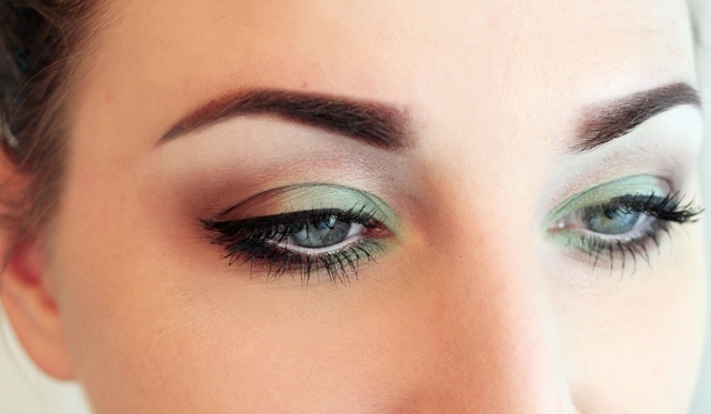 Očné tiene modré oči svetlá pokožka modré oči svetlá koža akej farby