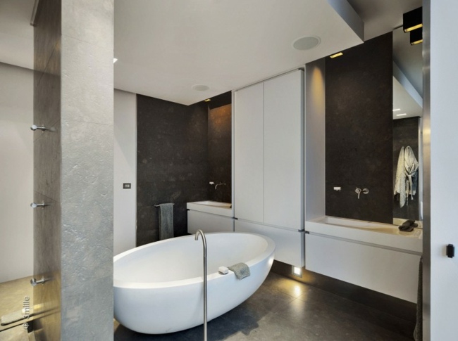 pôvodný dizajn kúpeľne hnedá stena hnedá nástenná voľne stojaca vaňa