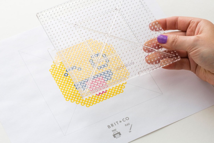 Tinker emoji-template-print-square-pegboard zo nažehľovacích korálikov