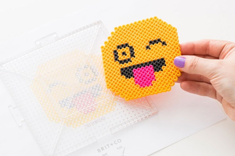 Fuse-bead-tinker-square-pegboard-emoji-theme