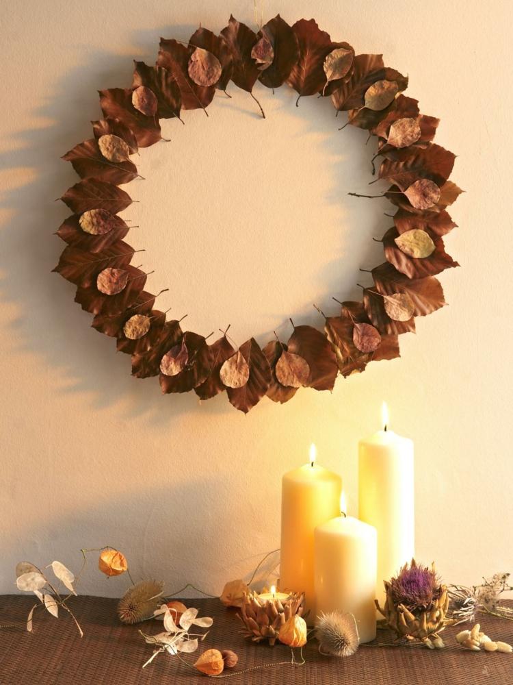 drotár vianočné dekorácie veniec rustikálne listy nápad usporiadanie sviečok
