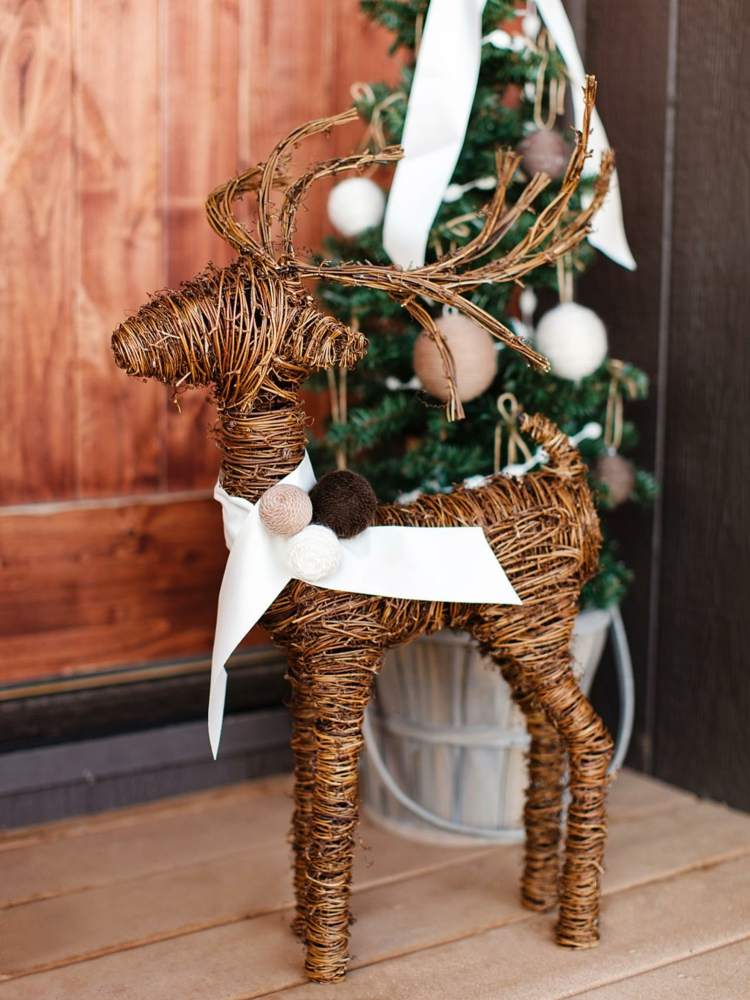 drotár vianočná výzdoba sami sobie ratolesti nápad moderná ozdoba vianočného stromčeka