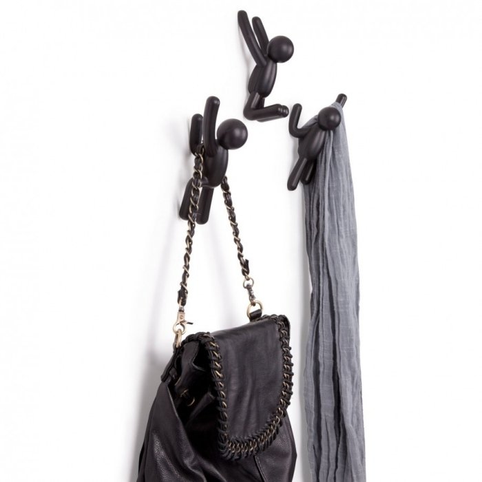 Háčiky na kabáty-háčiky na uteráky-dizajn-čierne-lezenie-deti-moderná-predsieň-dekorácia