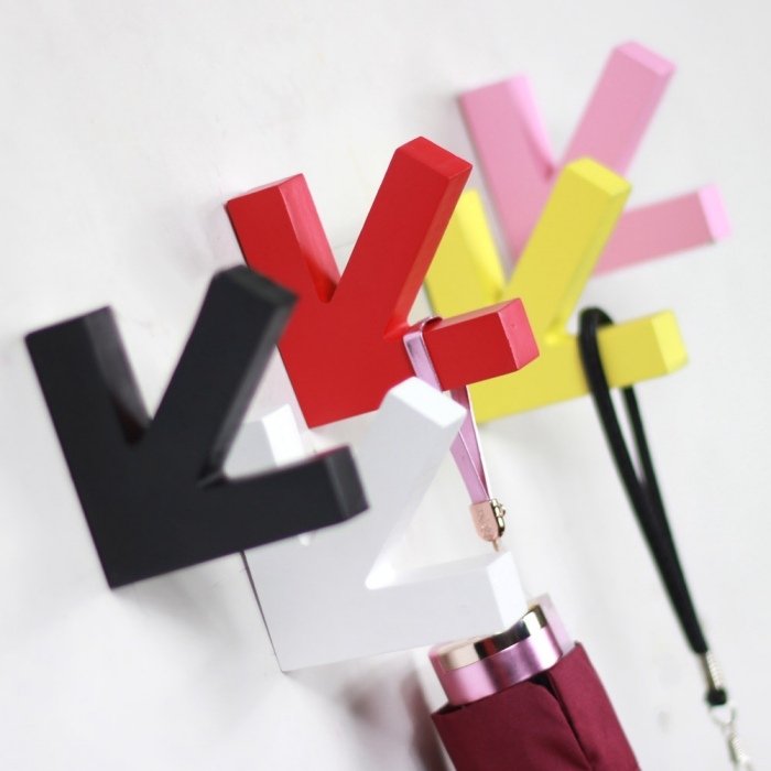 kreatívne-stenovo-dizajnové-farebné-kabáty-háčiky-pútavé-v tvare šípky