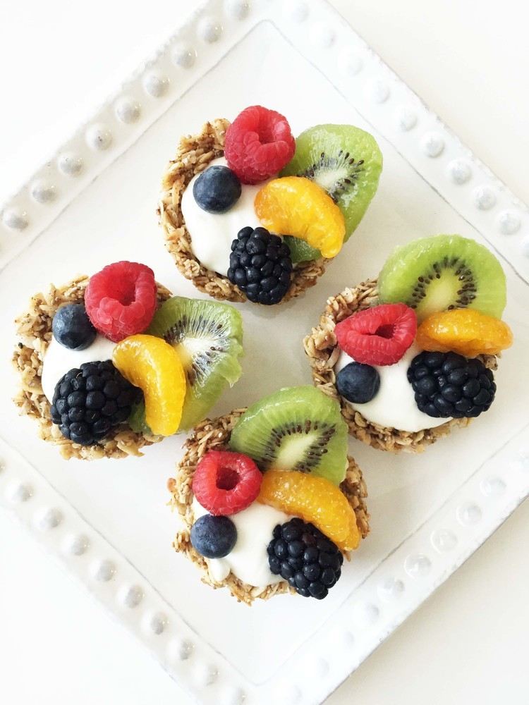 Nezvyčajné recepty raňajky-ovsené vločky-jogurt-ovocie