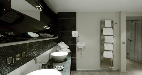 Obkladačky do kúpeľne reliéf settecento čierne