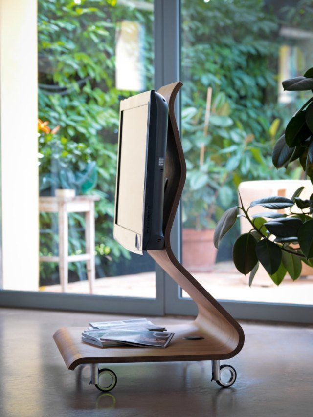 preglejkový stojan na televíziu kobra napodobňujúci dizajn TV stojan preglejka cobra-marco bellini design