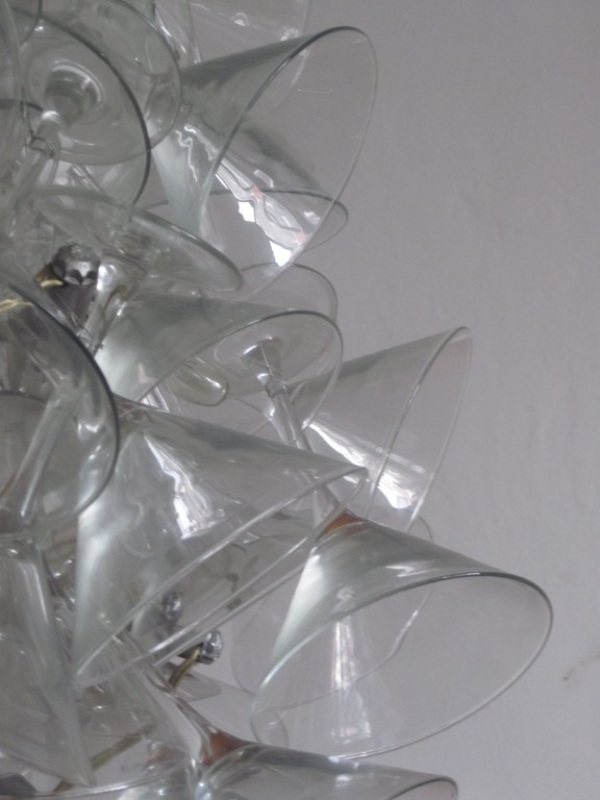 Luster vyrobený z okuliarov. Návrhy na vlastnú výrobu Luster vyrobený z dizajnových nápadov zostavených z okuliarov, ktoré si vyrobíte sami