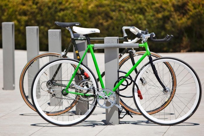 Priestorovo úsporný model stojana na bicykel vyrobený z práškovo lakovanej ocele Stojan na bicykel-stojan na bicykel-dizajn-moderné-priestorovo úsporné-modely