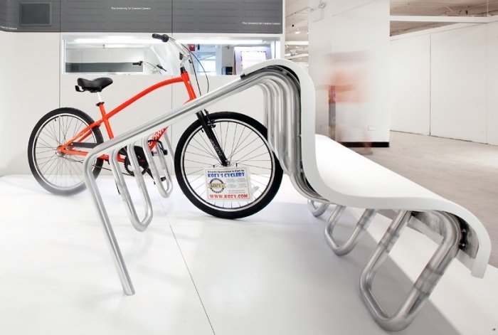 moderný stojan na bicykle, integrovaný v modernej lavici moderný-stojan na bicykel-dizajn-integrovaný-lavica-systém nerez