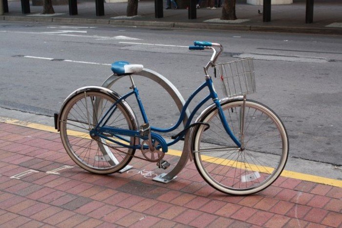 Dizajn stojanu na bicykel z nehrdzavejúcej ocele v okrúhlom tvare kolo-stojan na bicykel-dizajn-nehrdzavejúca oceľ-mestské-možnosti skladovania