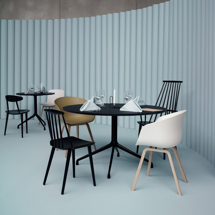 škandinávsky gastronomický nábytok Hay-jedáleň-čierno-biela
