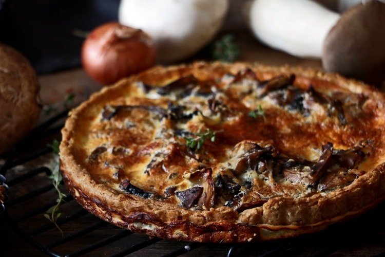 Ako pripraviť quiche s myšlienkami a návodom na hlivu?