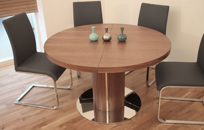 vyrobené z dreva s kovovou nohou