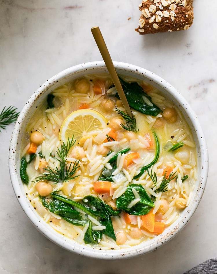 Polievka avgolemono s rybou recepty gréckej kuchyne