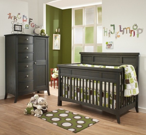 nastaviť nápady obtisky na stenu zelená farba tmavý drevený nábytok