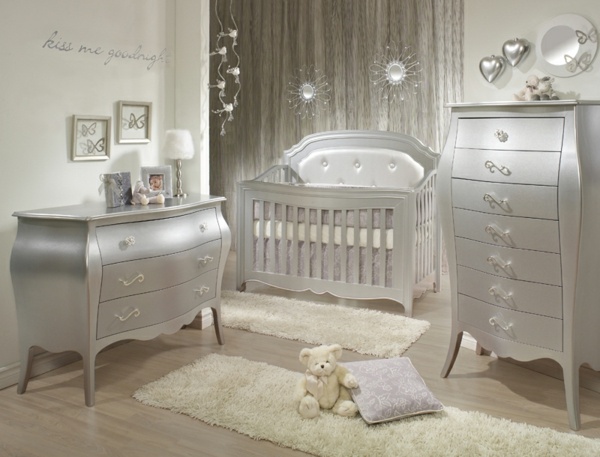 skrinka na prebaľovací pult v striebornej farbe