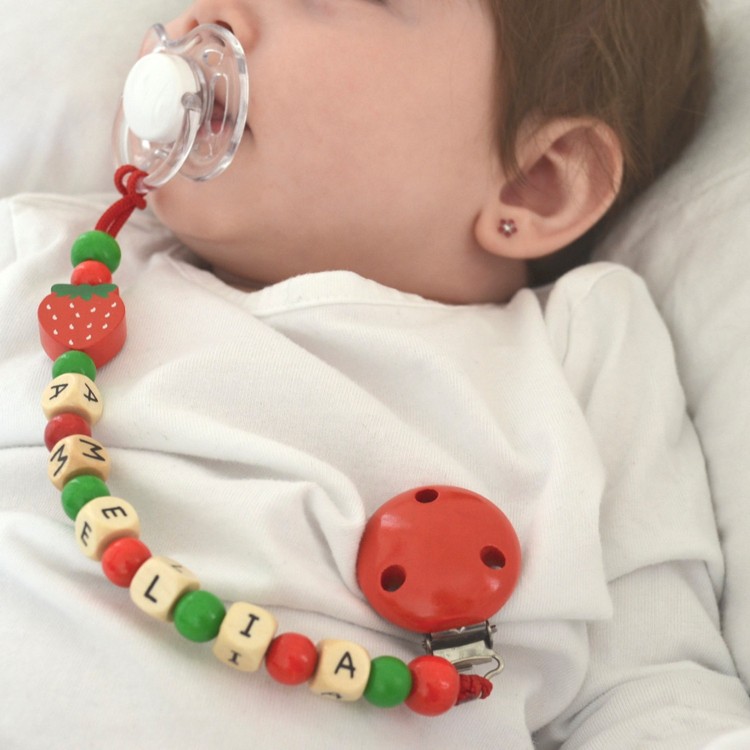 Vyrobte si reťaz z cumlíka názov-drevo-červená-zelená-jahoda