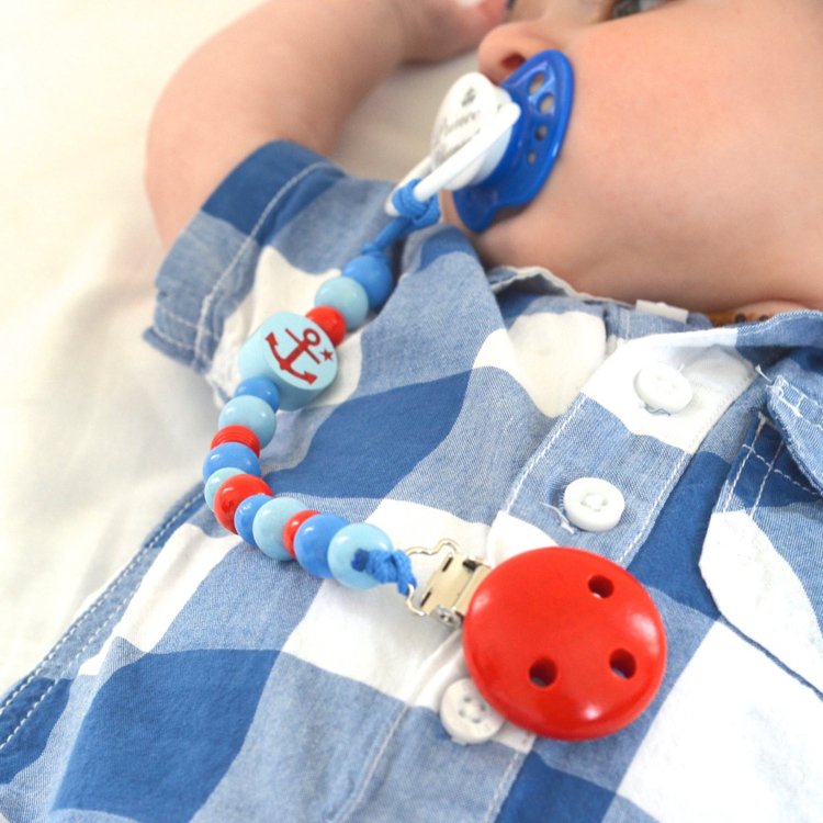 Cumlík-reťaz-urob si sám-chlapec-námorná-modrá-červená-perly