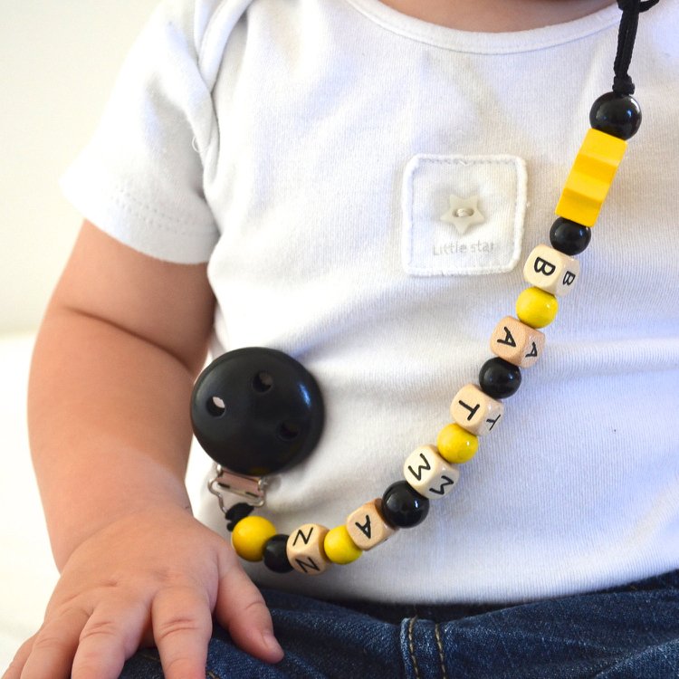 Reťaz na cumlík urob si sám-čierno-žltý-batman-chlapec