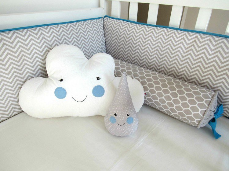 detská izba-dekorácia-oblaky-detská izba-vankúš-detská posteľ