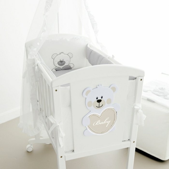 Detská posteľ úplne biela kolíska posteľ motívy medveďa