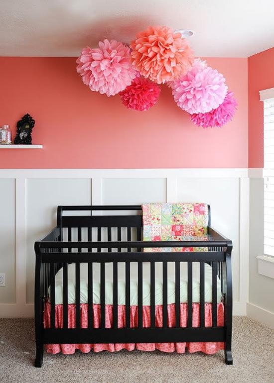 detská izba zdobí broskyňové ružové pompony