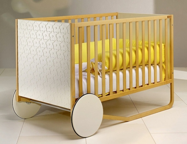 Dizajnové kolesá z drevenej konštrukcie