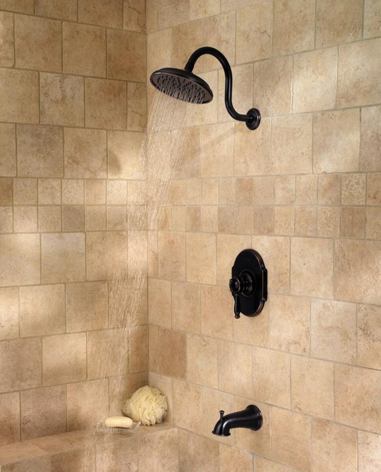 retro dizajn kúpeľňové doplnky sprchová hlavica čierna kovová dlažba stredomorská