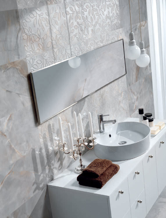 kúpeľňa-obklady-nápady-aztéka-mramor-optika-kvetinové motívy