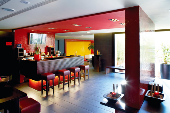 moderné foyer v kúpeľnom hoteli - Taliansko