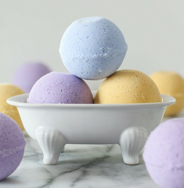 Vyrobte si guličky do kúpeľa sami pre deti bez sódy bikarbóny s kypriacim práškom