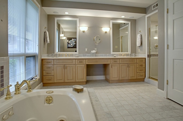 dvojité drezy zo svetlého dreveného nábytku kovania zlatej farby-drevený nábytok-podlahy