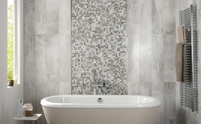 Vaňa-v-slonovinovej-farbe-oválneho tvaru-matnej dlažby-so vzormi