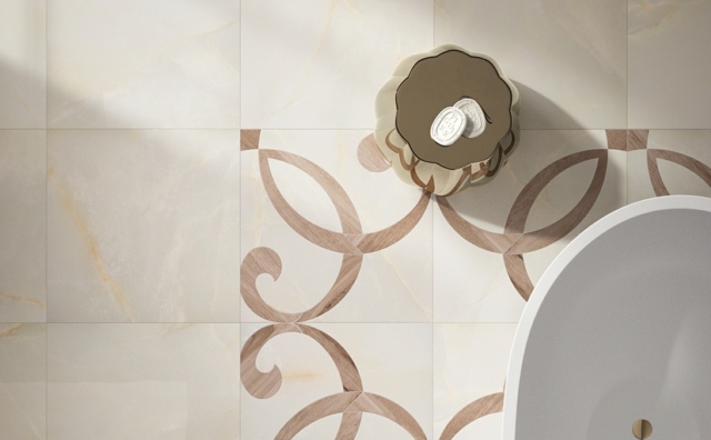 Dlaždice z prírodného kameňa-svetlé tóny-zrkadlá-na-stenu