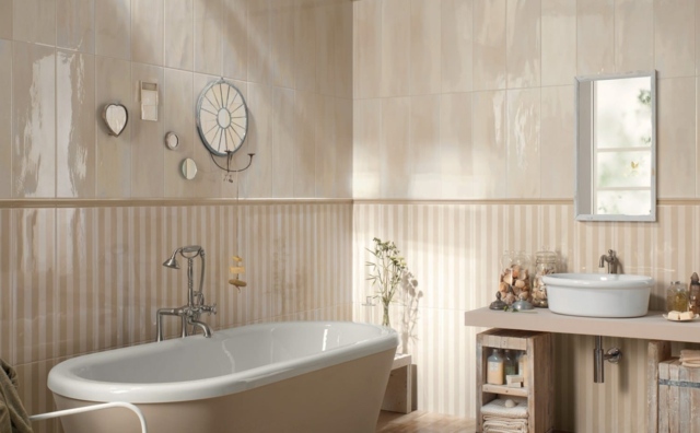 Kúpelňový nábytok-svetlé-pastelové tóny-drevená skrinka-vaňa-dekorácia na stenu