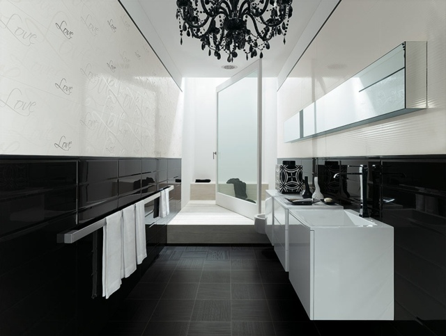 Obklady do kúpelne-čierna-biela-s-nápisom-Láska