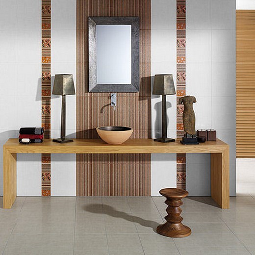 Hnedý kúpeľňový drevený nábytok do kúpeľne inšpirovaný Masajmi Maasai zrkadlo do kúpeľne