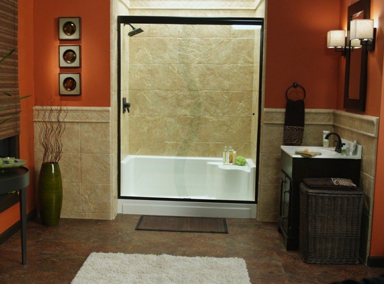 maľba kúpeľňa stredomorský štýl oranžové dlaždice kameň mokrá miestnosť