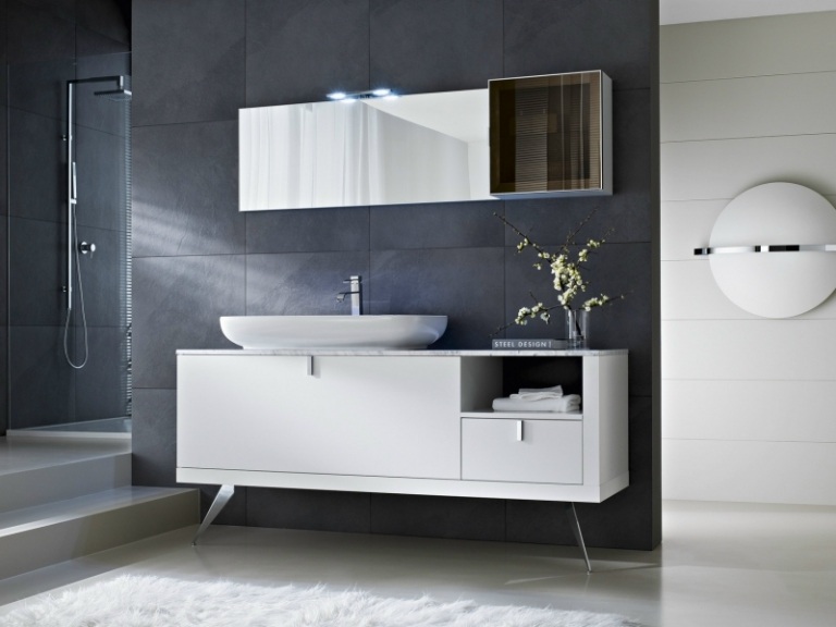 Moderný dizajn kúpeľne s bielym kúpeľňovým nábytkom Kúpelňový nábytok-biely-retro-štýl-voľne stojaci