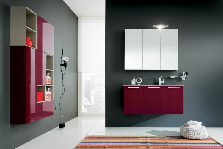 Kúpelňová skrinka biele predné strany so zrkadlovými skrinkami