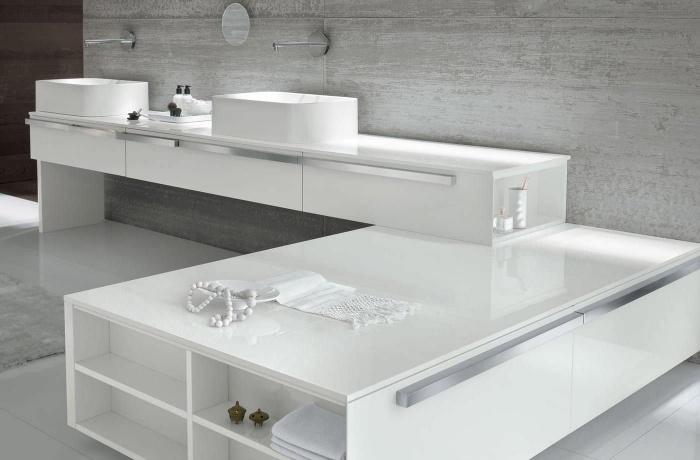 Kúpelňová skrinka-nápady-biela-úložná-kúpeľňa-LOFT-Marconato- & amp; -Zappa